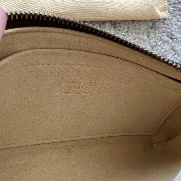 Louis Vuitton Milla MM Pochette - Picture 9 of 13